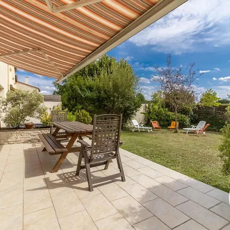 Ferienhaus Familial Proche Parc Oriental Et Puy Du Fou, Jardin Clos, Commerces Accessibles A Pied - Fr-1-622-66