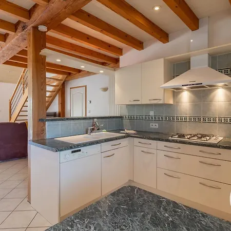 Familial Proche Parc Oriental Et Puy Du Fou, Jardin Clos, Commerces Accessibles A Pied - Fr-1-622-66 Maulévrier