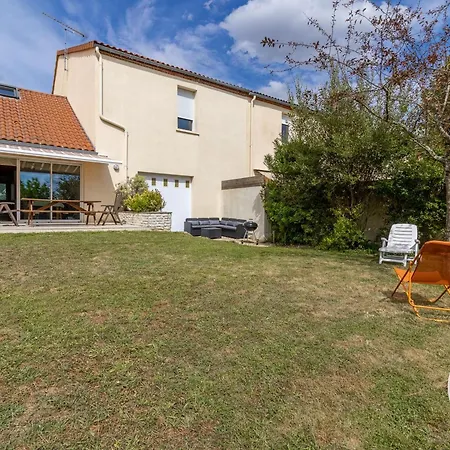 Country house Familial Proche Parc Oriental Et Puy Du Fou, Jardin Clos, Commerces Accessibles A Pied